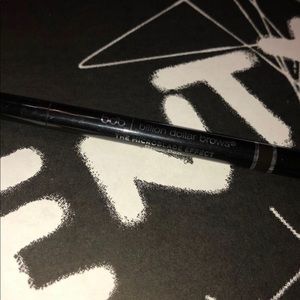 Eyebrow pen micro blade effect